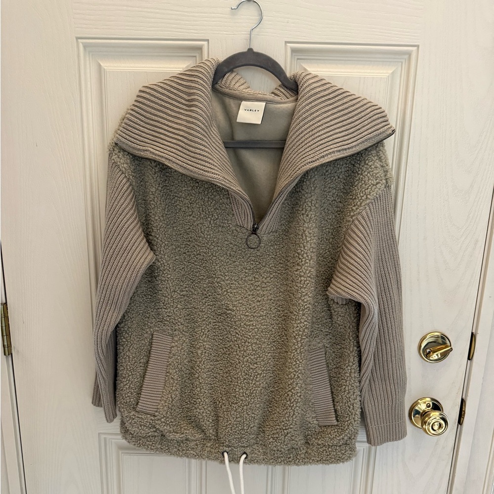 Varley Rogers Pullover in Sage Grey